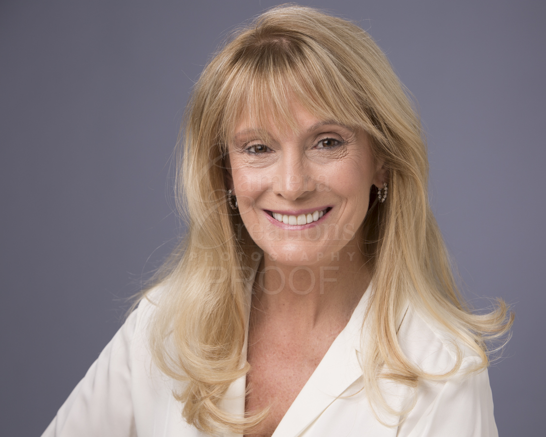 Headshot of Susan Starler at studio