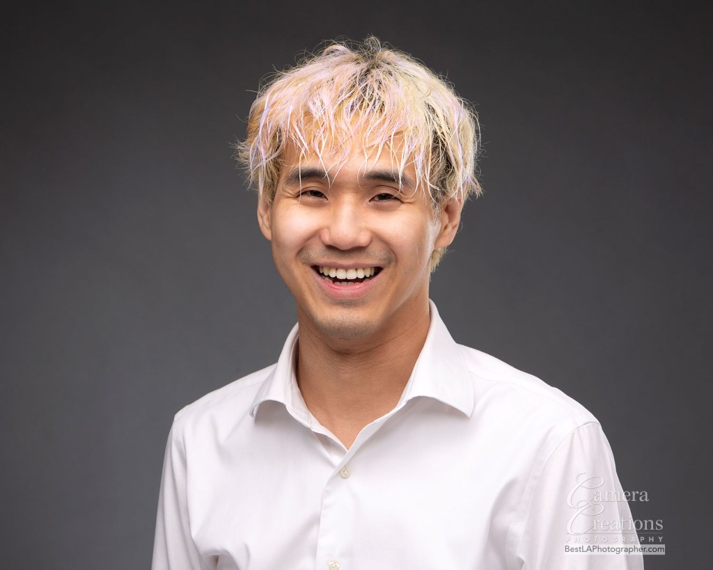 UNIQUE HEADSHOT FOR AN EXUBERANT&nbsp;PROFESSIONAL